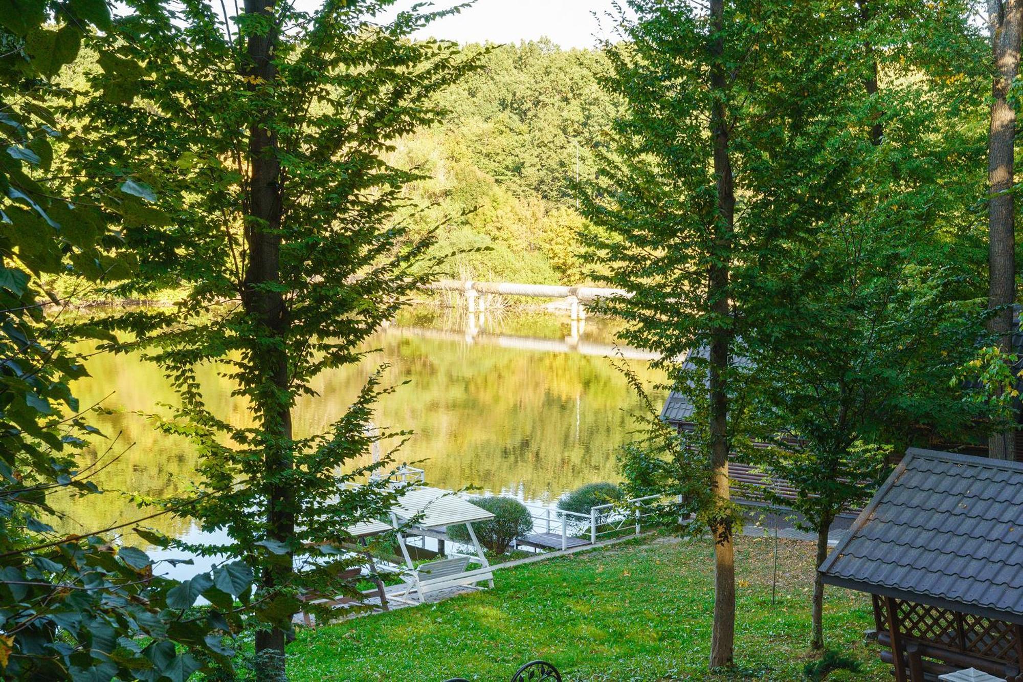 Holiday home готельно-ресторанний комплекс божедар *